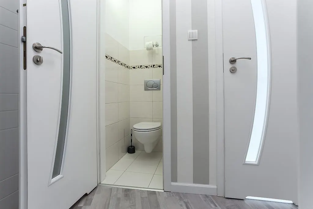 Penguin Rooms 2270 On Nowy Targ Square Wroclaw 0*,  Poland