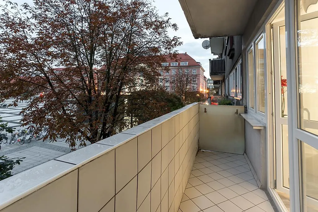 Apartment Penguin Rooms 2270 On Nowy Targ Square Wroclaw Poland